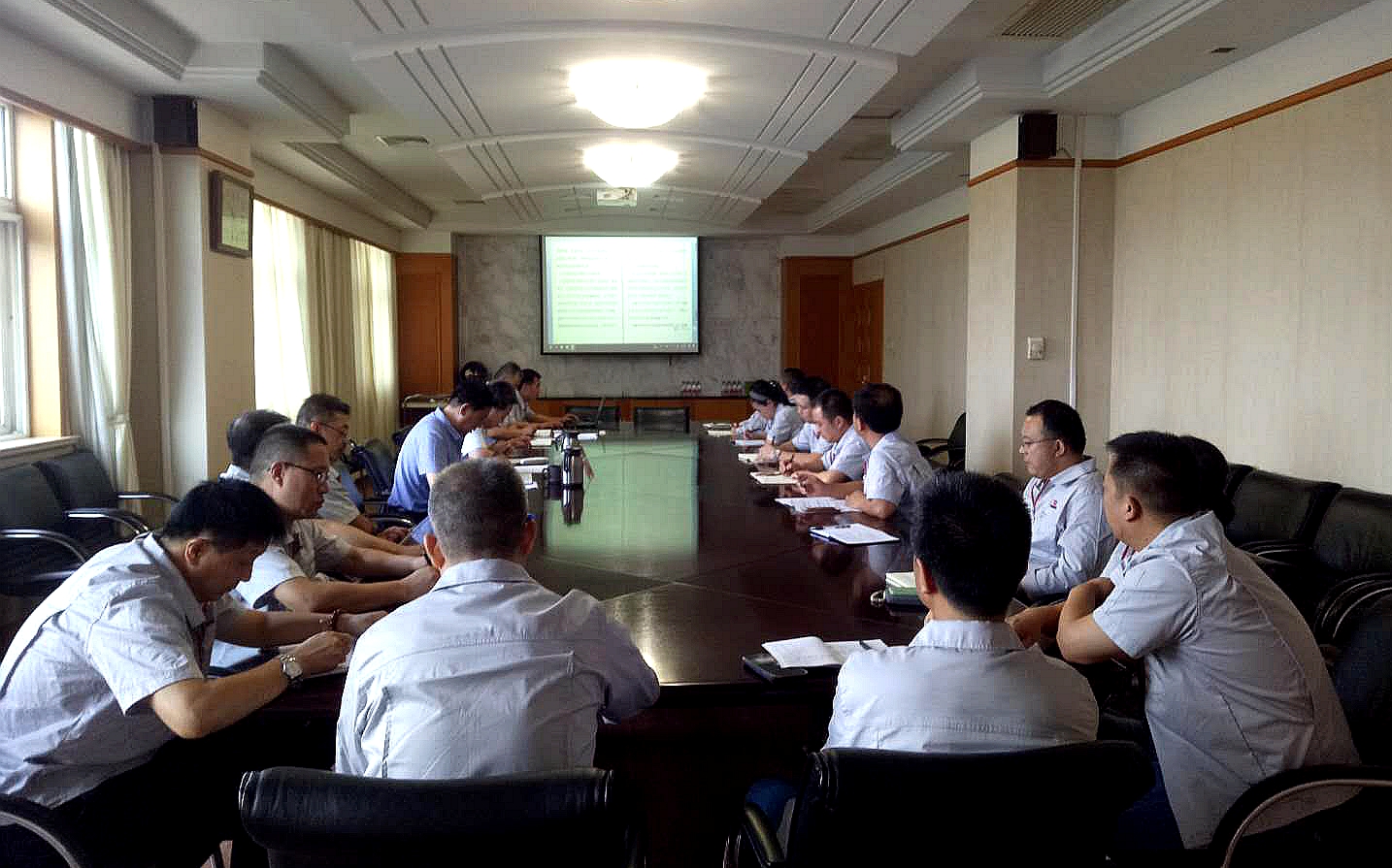 1597799905346922.jpeg 八届十四次职工代表联席会.jpg